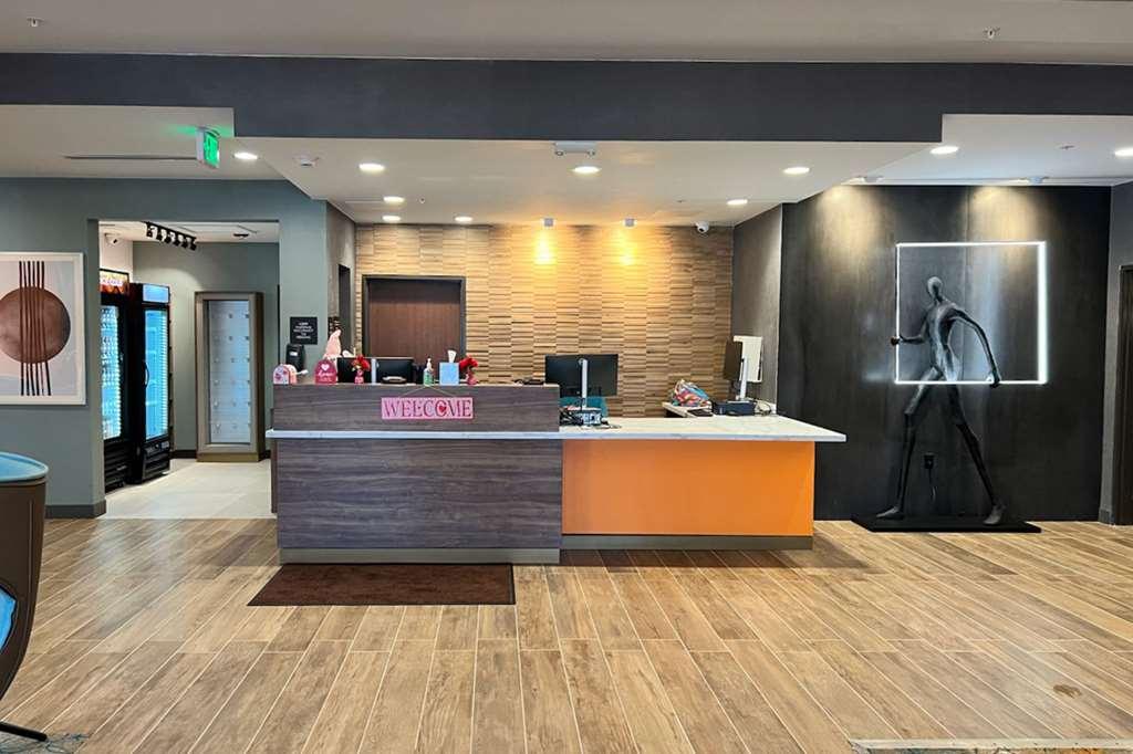 Comfort Suites Cheyenne Interior photo